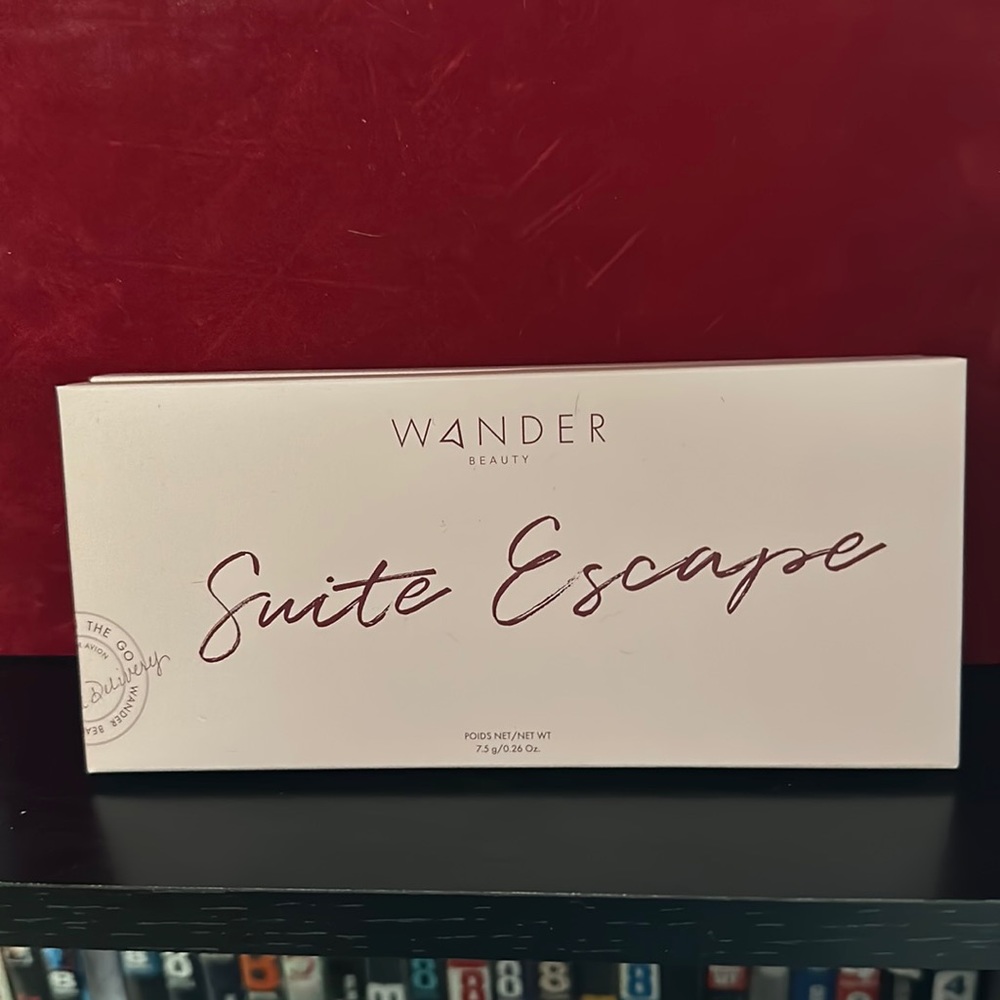 Wander Beauty Suite Escape Eyeshadow palette